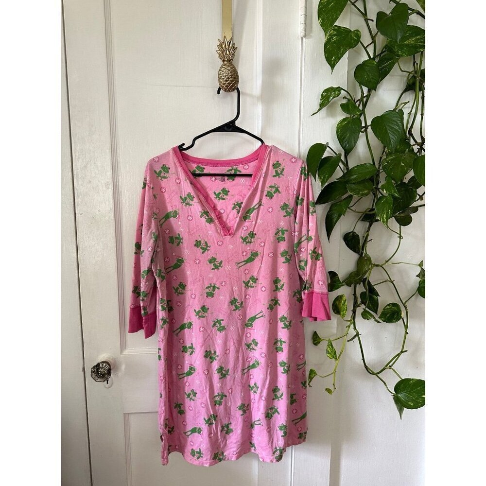 Secret Treasures Women’s size small/medium frog nightgown